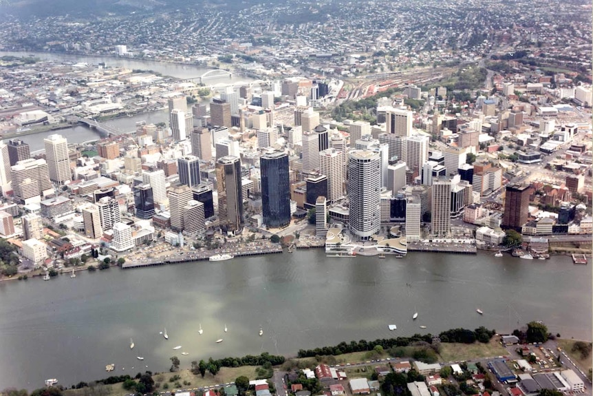 Aerial view of the Brisbane CBD in 1989