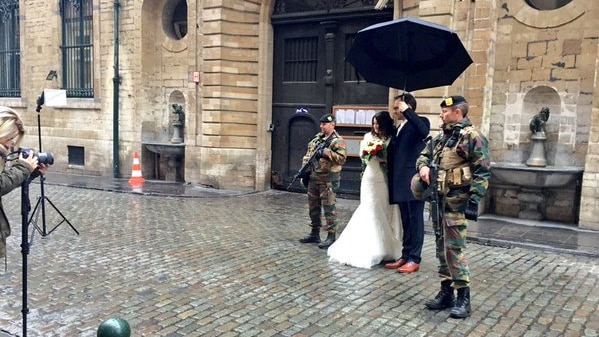 Couples marries in deserted streets of Brussels