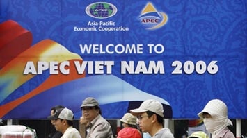 The final day of the APEC summit has looked at economic security, free trade, terrorism and the North Korean nuclear crisis.