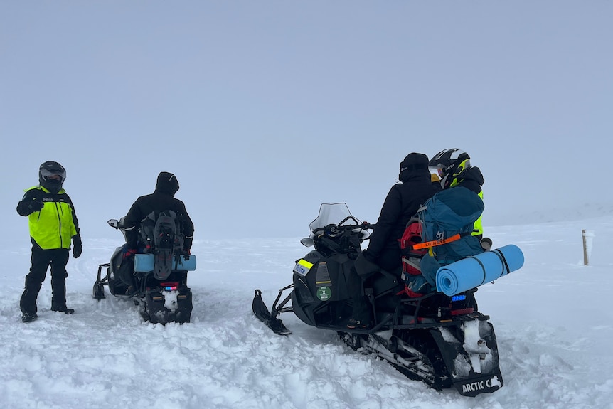 Hikers rescued by NSW police in Snowy Mountains