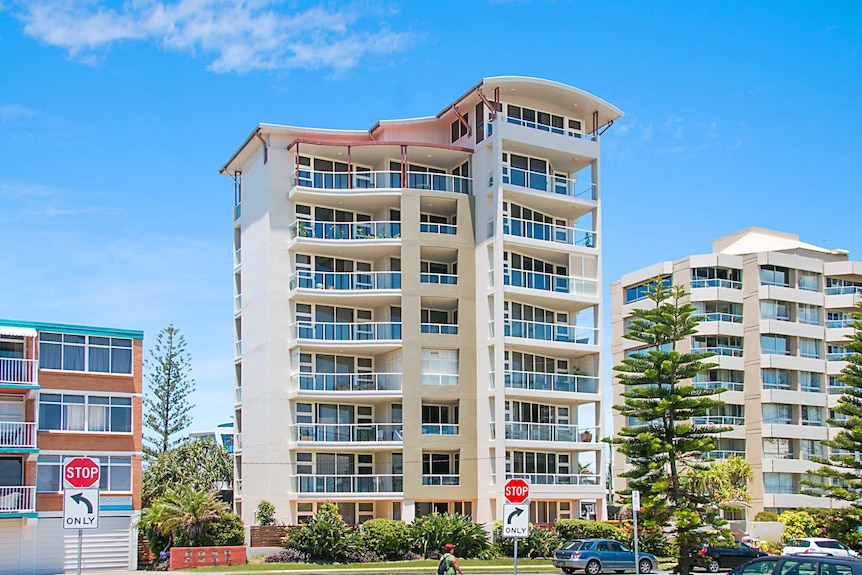 A picture of the Lindor building at Coolangatta