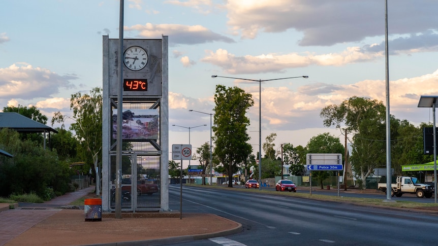 The main street of the town of Tennant Creek. 