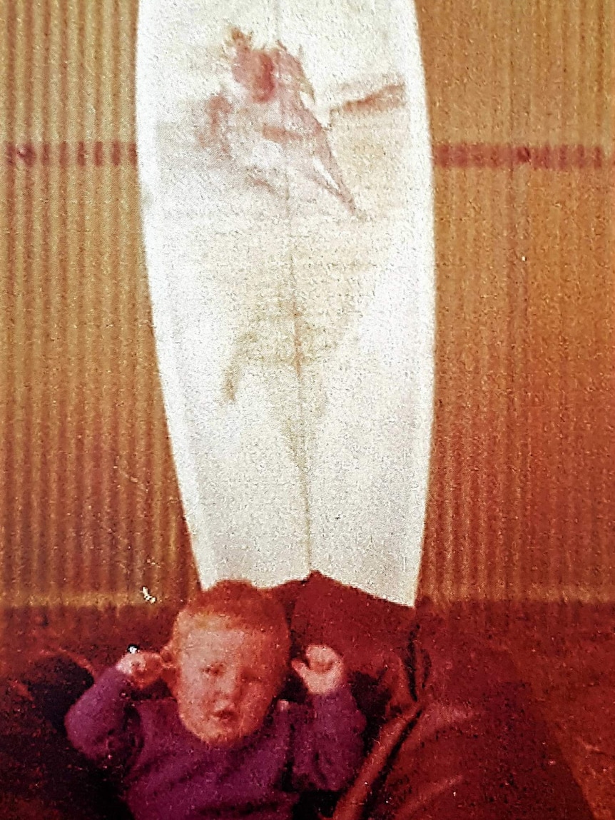 Peter's original photo of the surfboard