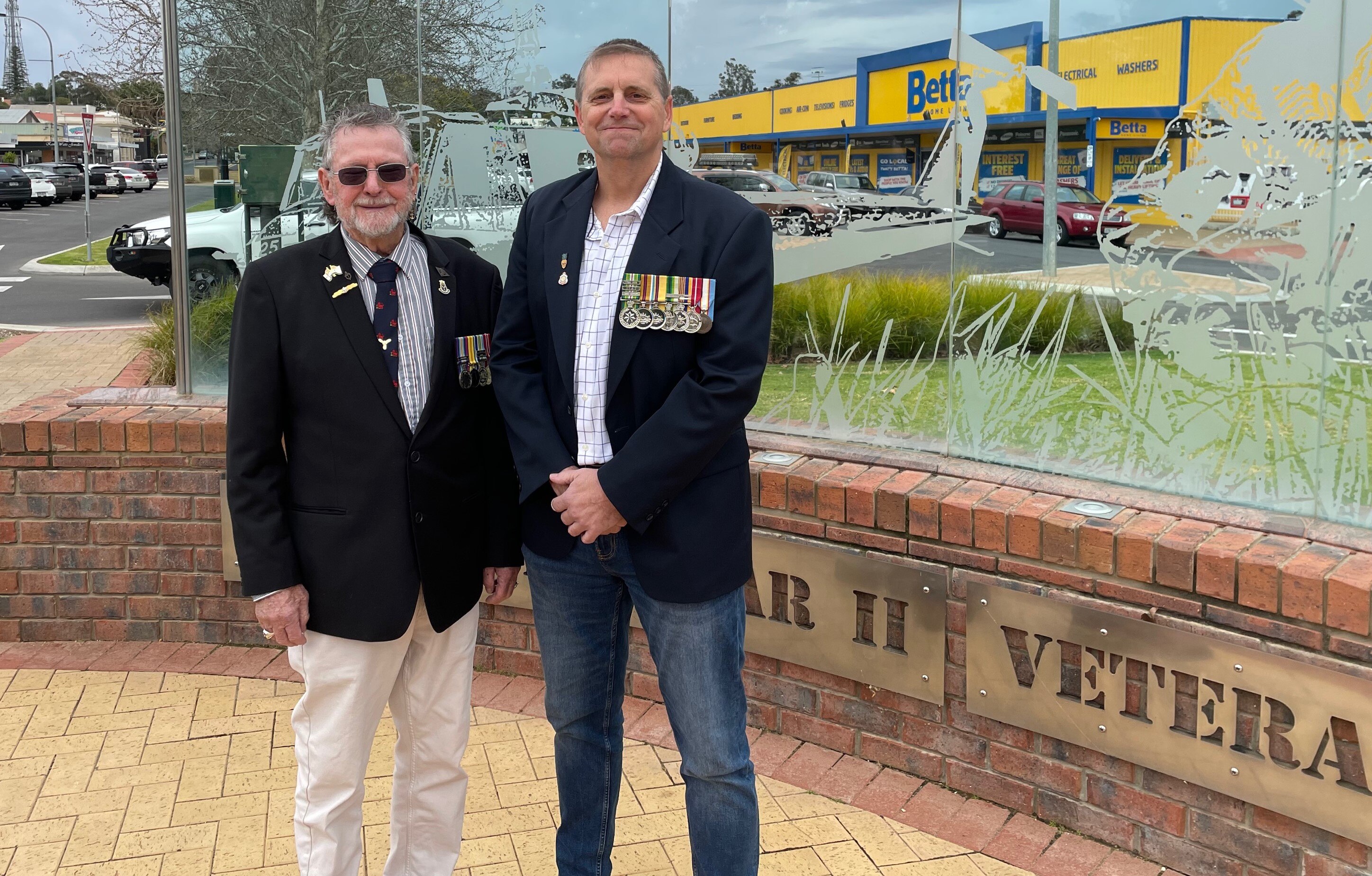 Regional veterans lean on each other to fill the cracks in civilian ...