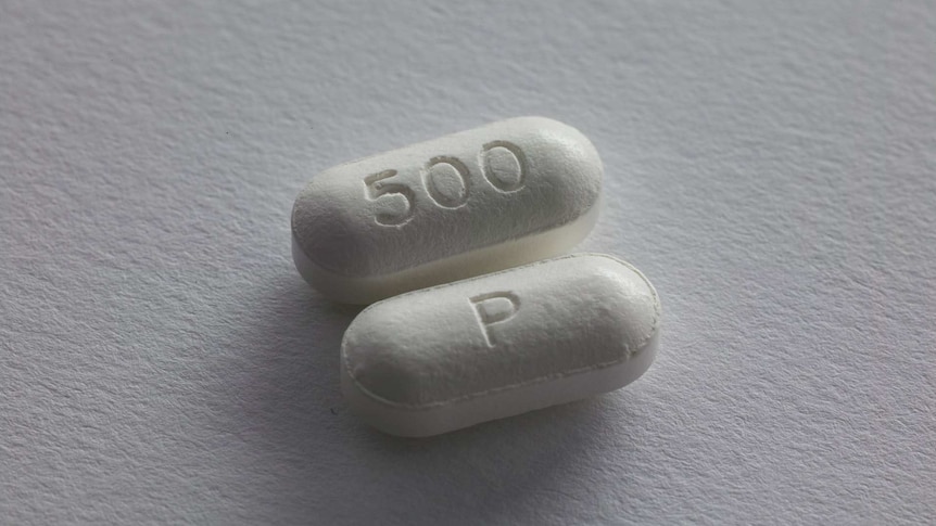 two white oval pills engraved with '500' and 'P'