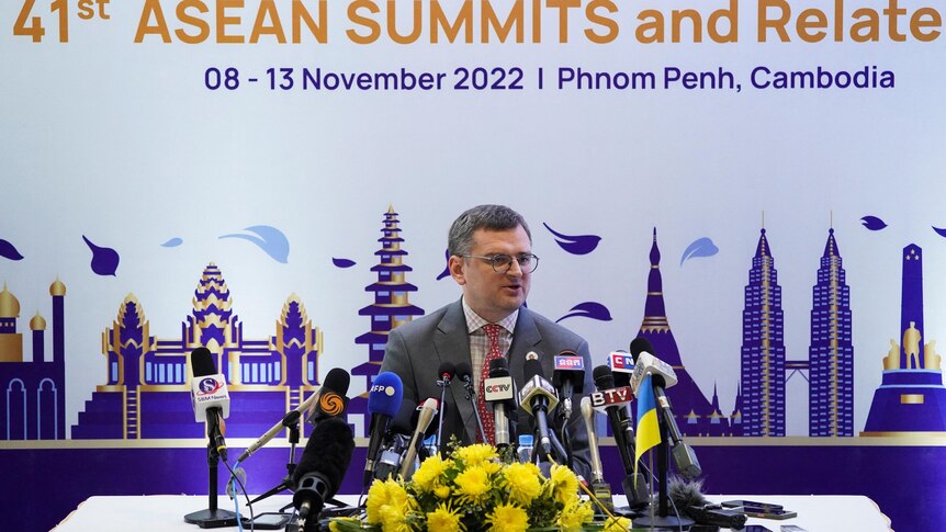 Le ministre ukrainien des Affaires étrangères remercie Anthony Albanese au sommet de l’ASEAN pour le soutien australien