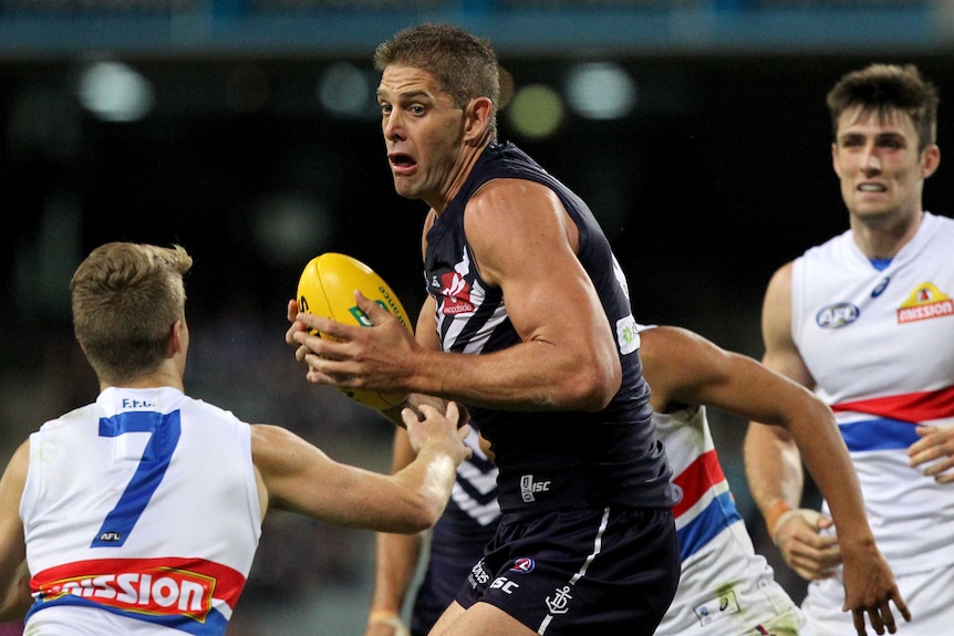 Aaron Sandilands of the Dockers against the Western Bulldogs at Subiaco Oval in April 2017.