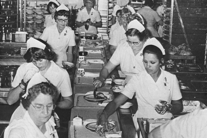Nurses prepare patient lunches at Westmead Hospital in 1978