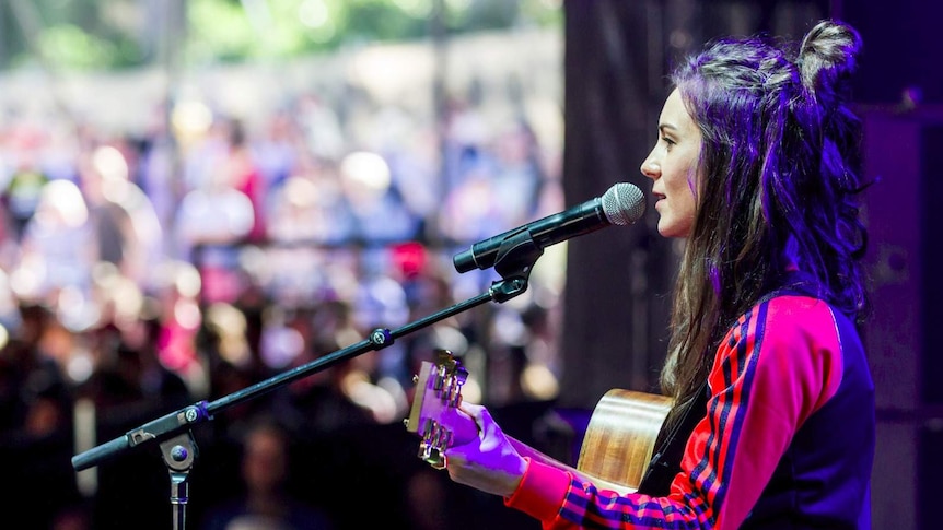 Image of amy shark on stage at Splendour in the grass 2017