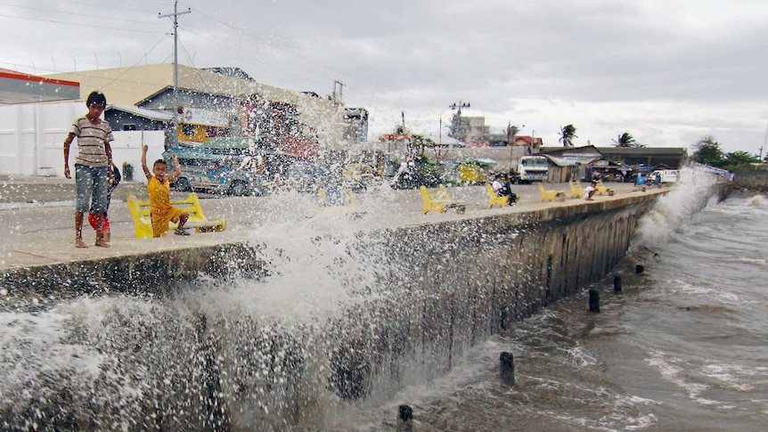 Storm surges as Typhoon Hagupit makes landfall