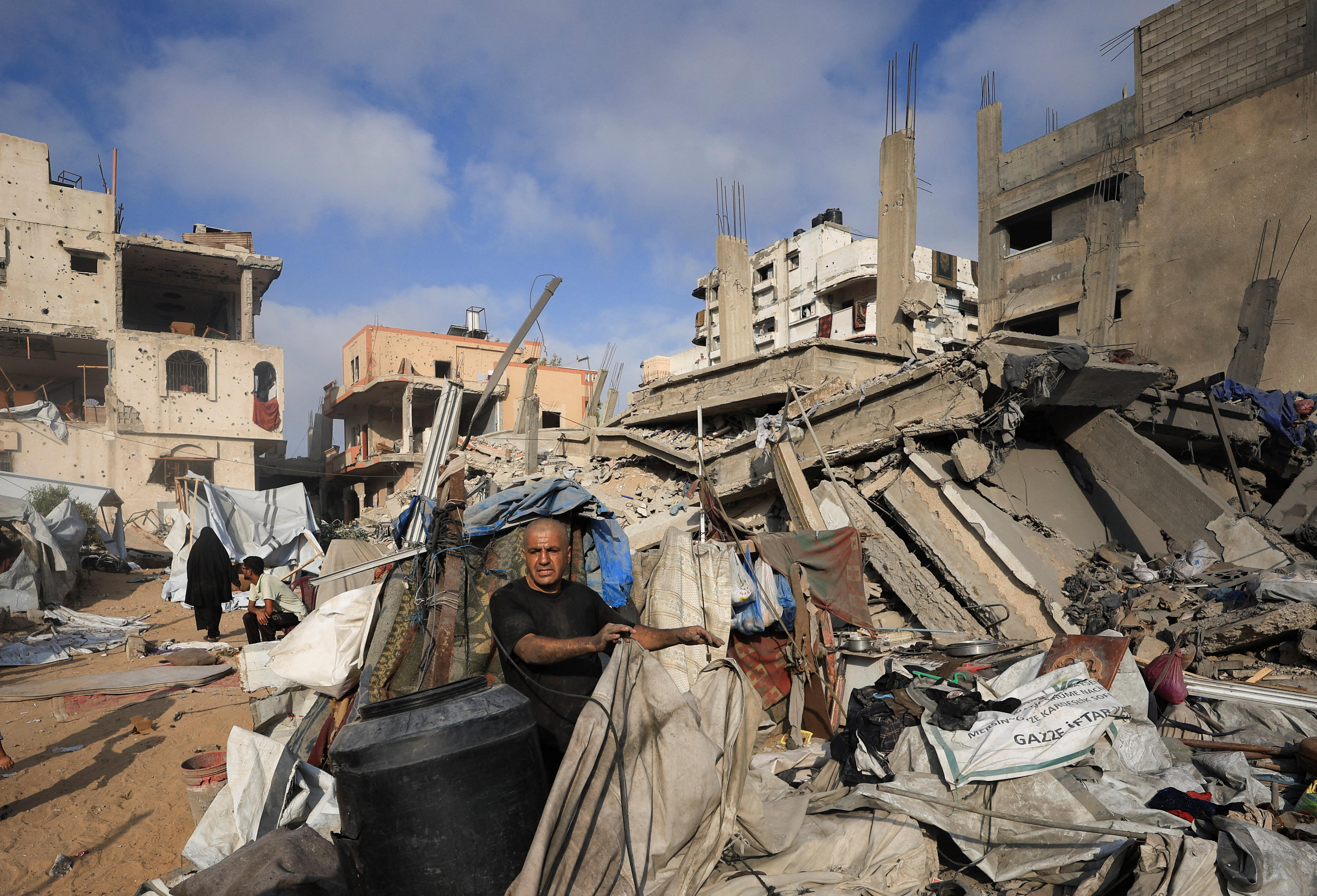 Trump says Hamas will disarm and Israel will leave Gaza. Experts say that is 'difficult to believe'
