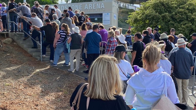 Bellerive cricket queue.