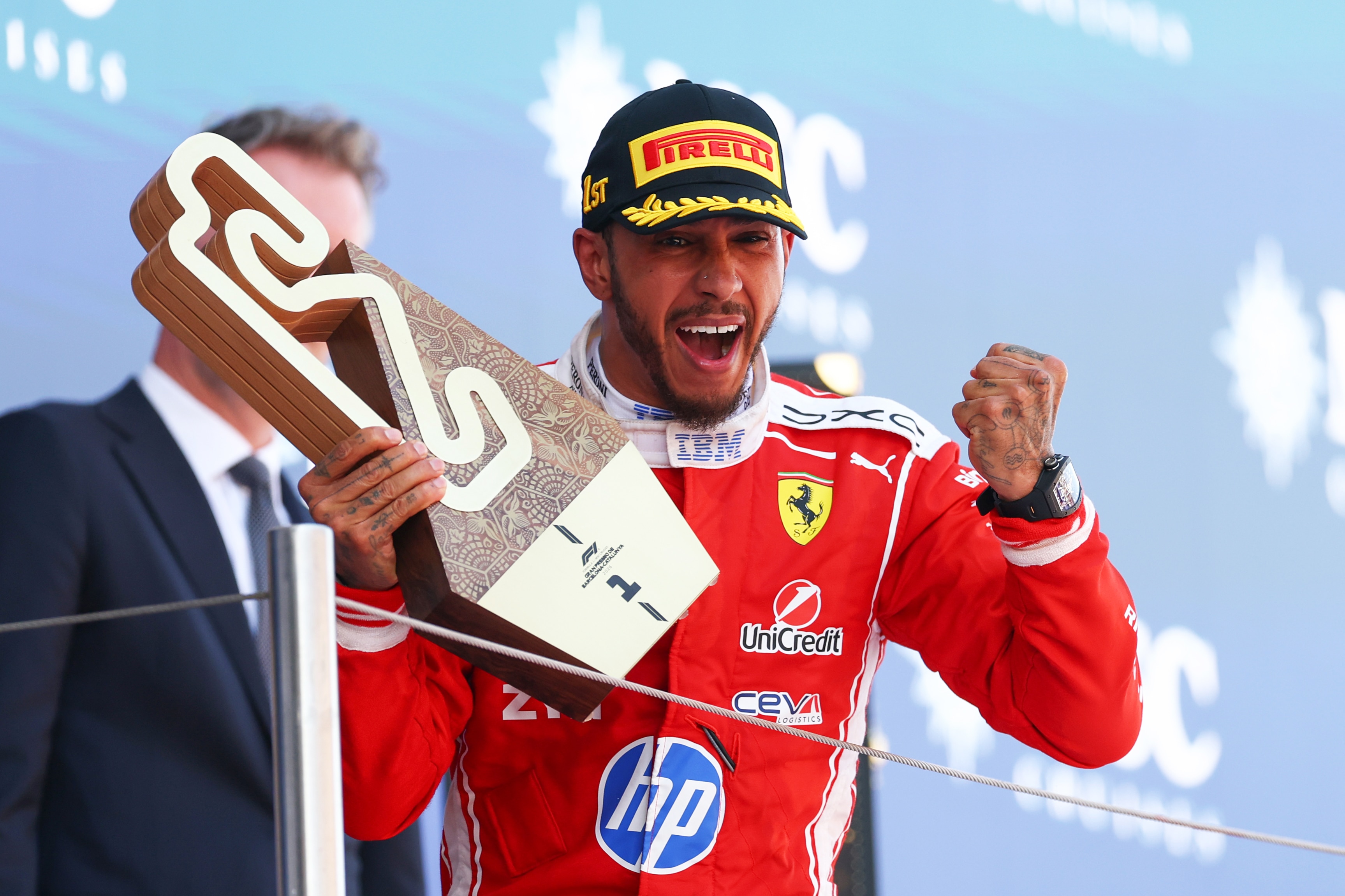 Hamilton claims famous Ferrari win, F1 leader suffers late car failure — WellsTrack