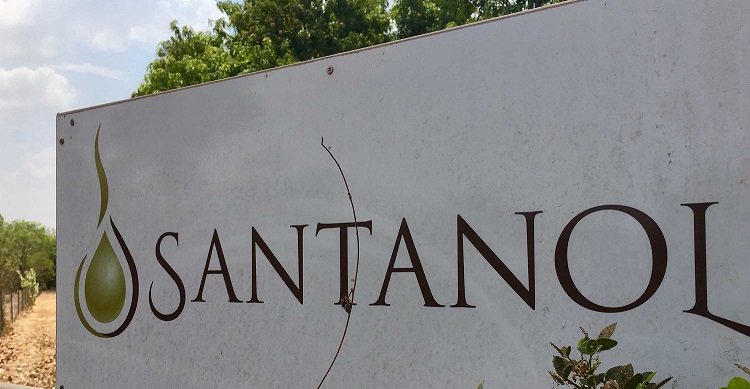 A sign saying Santanol