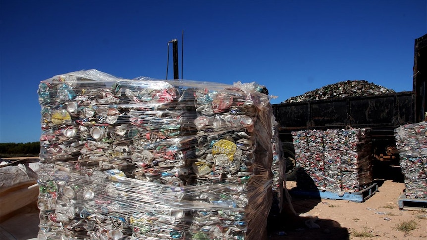 Gnaraloo recycling cans