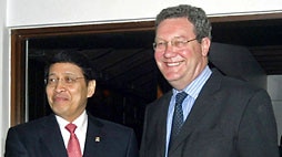 Foreign Minister Alexander Downer signed the security pact with his Indonesian counterpart Hassan Wirayuda on the island of Lombok overnight.