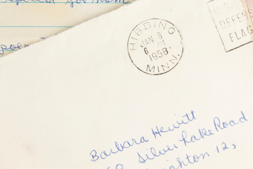 带有寄给芭芭拉·休伊特的邮资的信封
