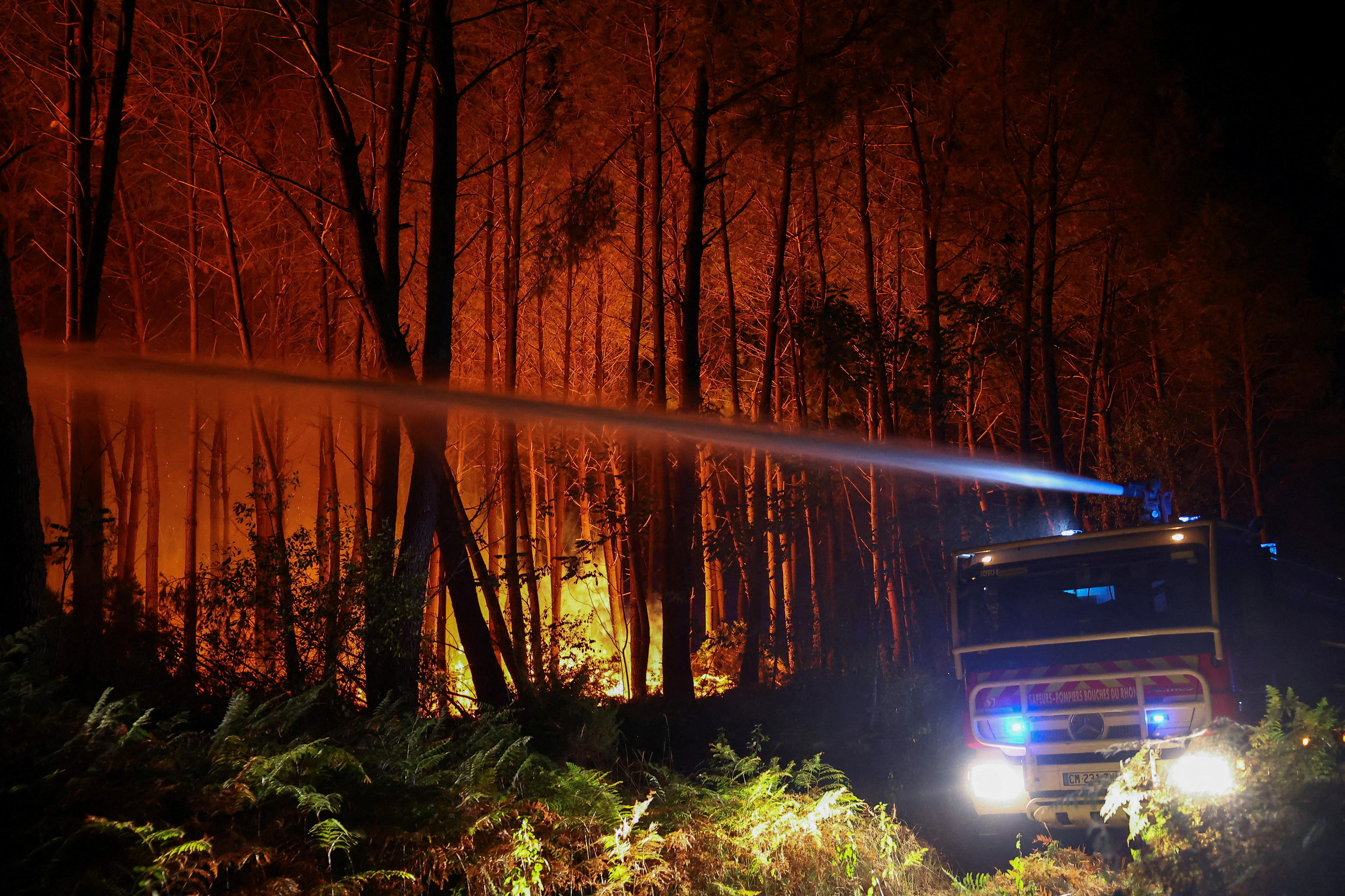 Heatwave threatens to hamper firefighting efforts in France and Spain
