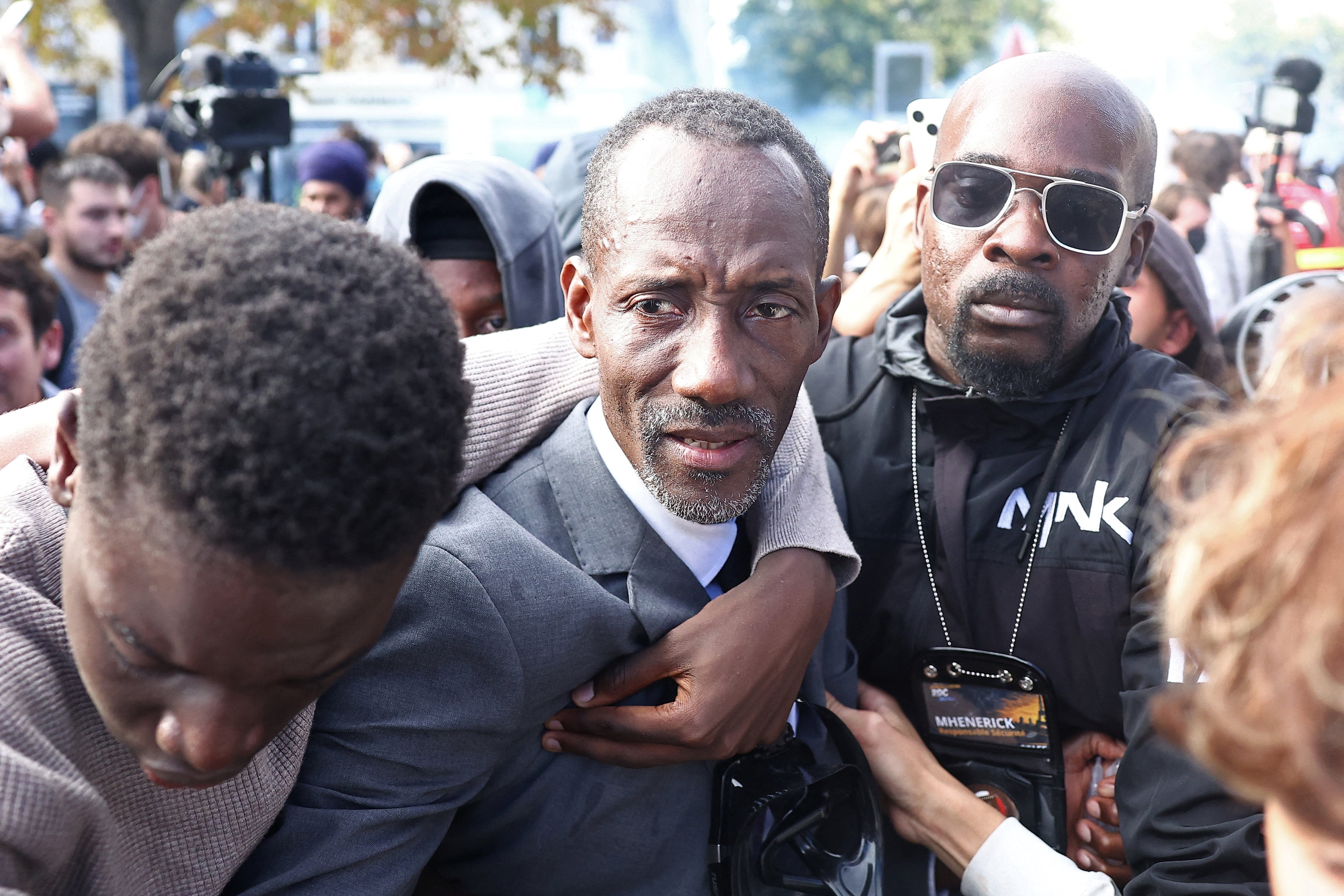 Riot police tear gas French mayor in student demonstrations