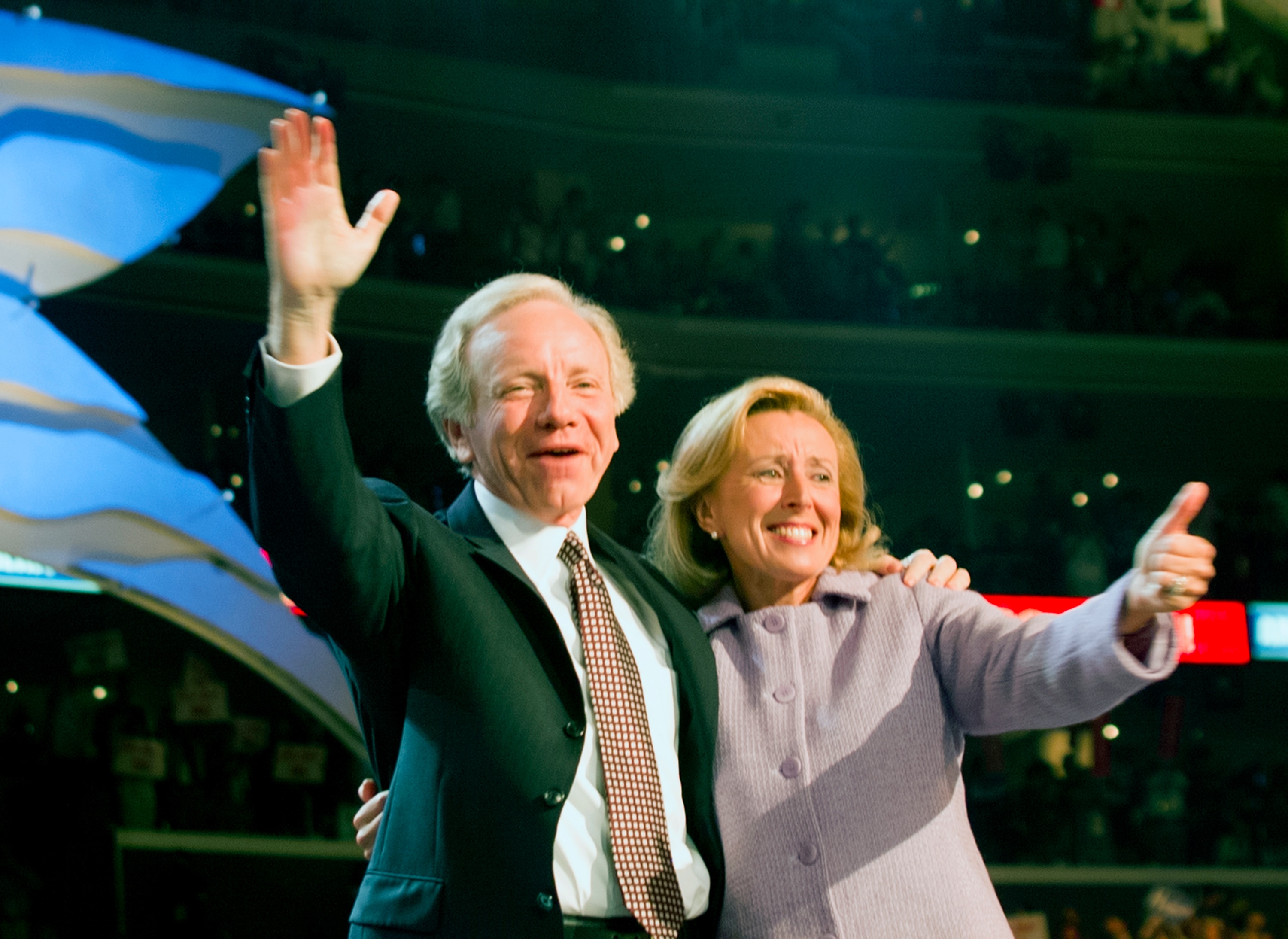 Vice Presidential candidate Joe Lieberman and wife Hadassah wave to the crowd