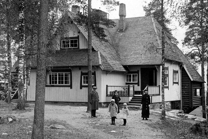 Sibelius' home Ainola, Finland, in 1915