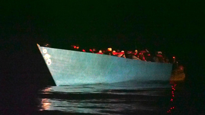 利比亚海岸沉没 60 多名移民担心船只沉没