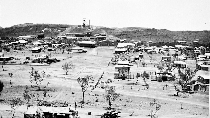 A black and white photo of Mount Isa in 1932, taken from the Hilary Street Lookout.
