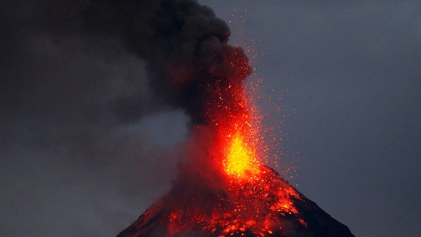 Philippines' volcano spews fountains of lava