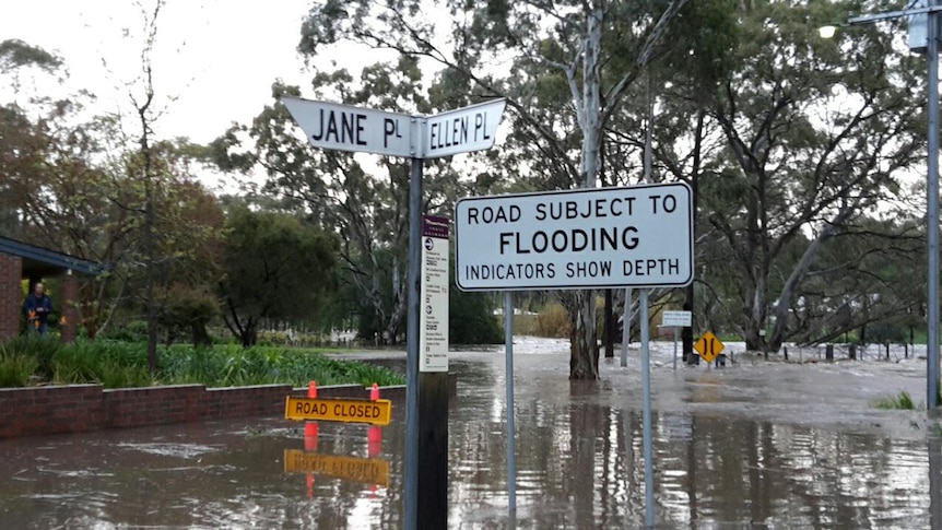 Flooding from North Para River