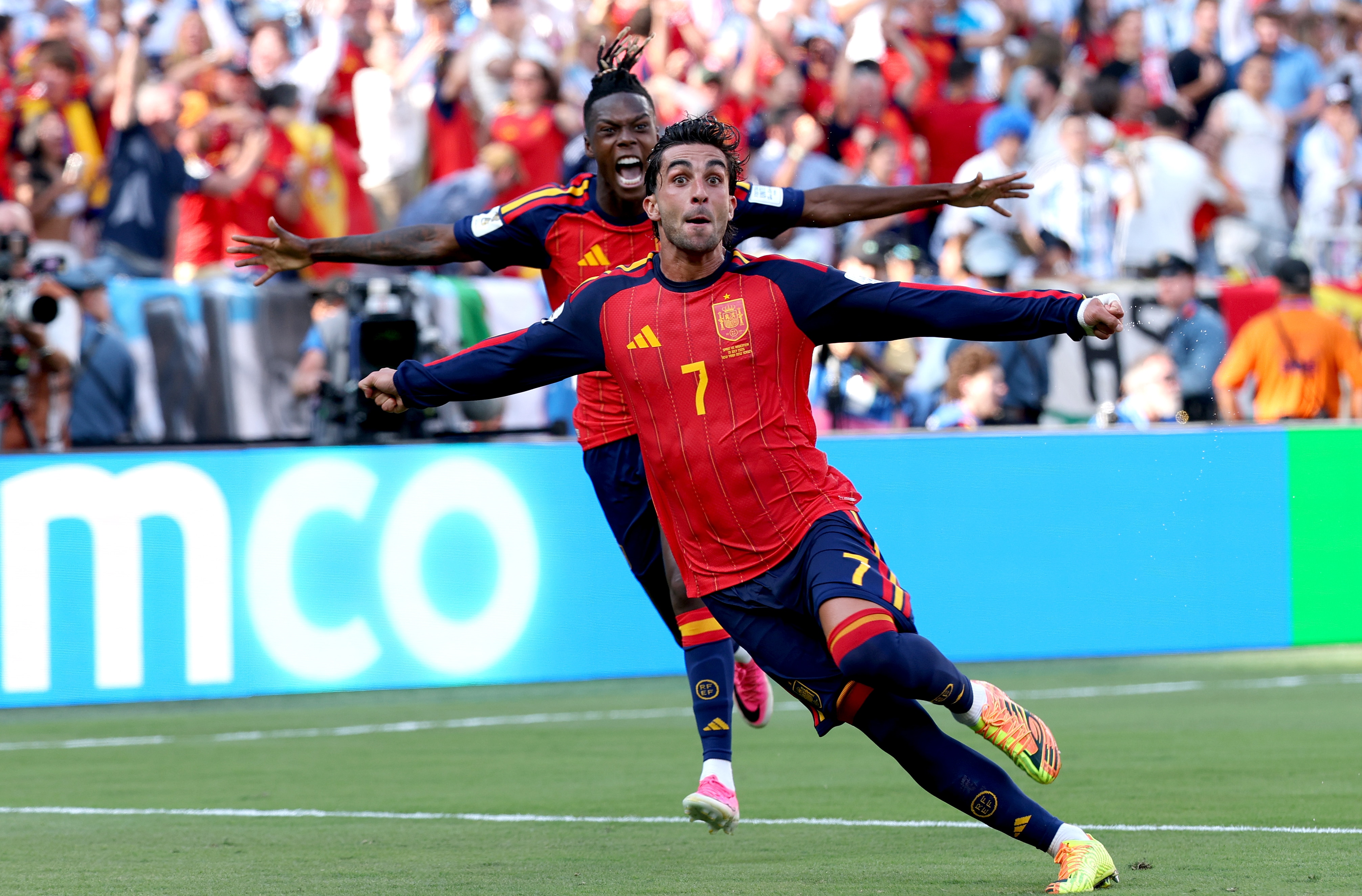 World Cup: Spain suffocate bargy Argies with Mark Schwarzer