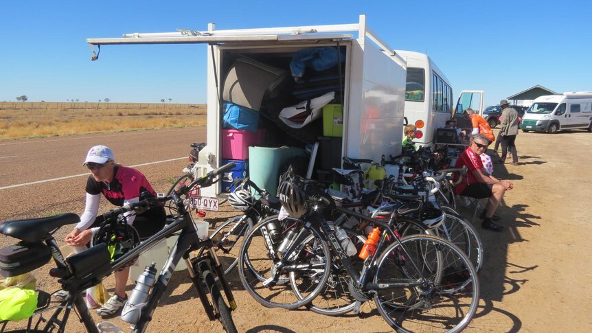 Cyclists take break during holiday ride from Charters Towers to Charleville
