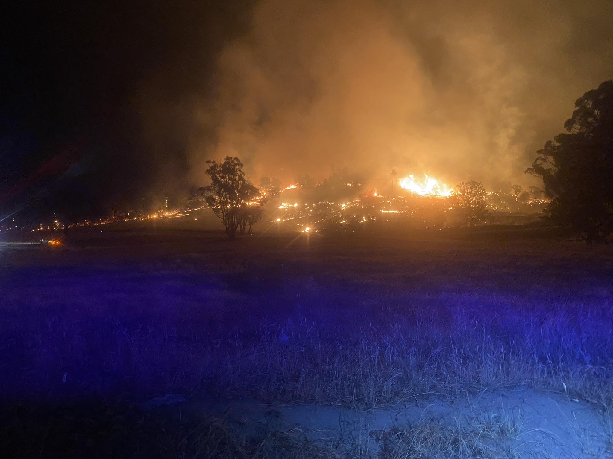 Reports of property losses as bushfires burn out of control in Victoria