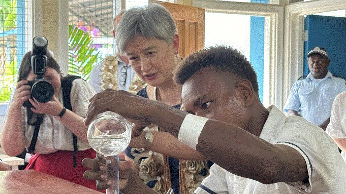 Australia Foreign Minister Penny Wong long Mbokona science lab