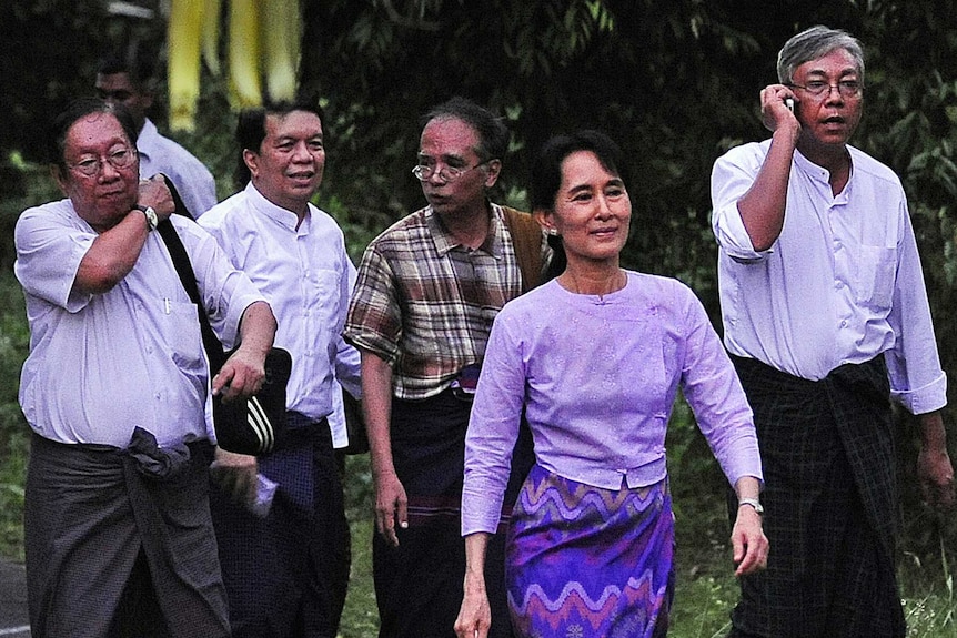 Aung San Suu Kyi and NLD officials at her release