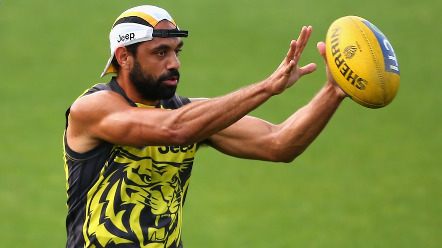 Richmond's Chris Yarran marks during a Tigers training session at Punt Road in March 2016.