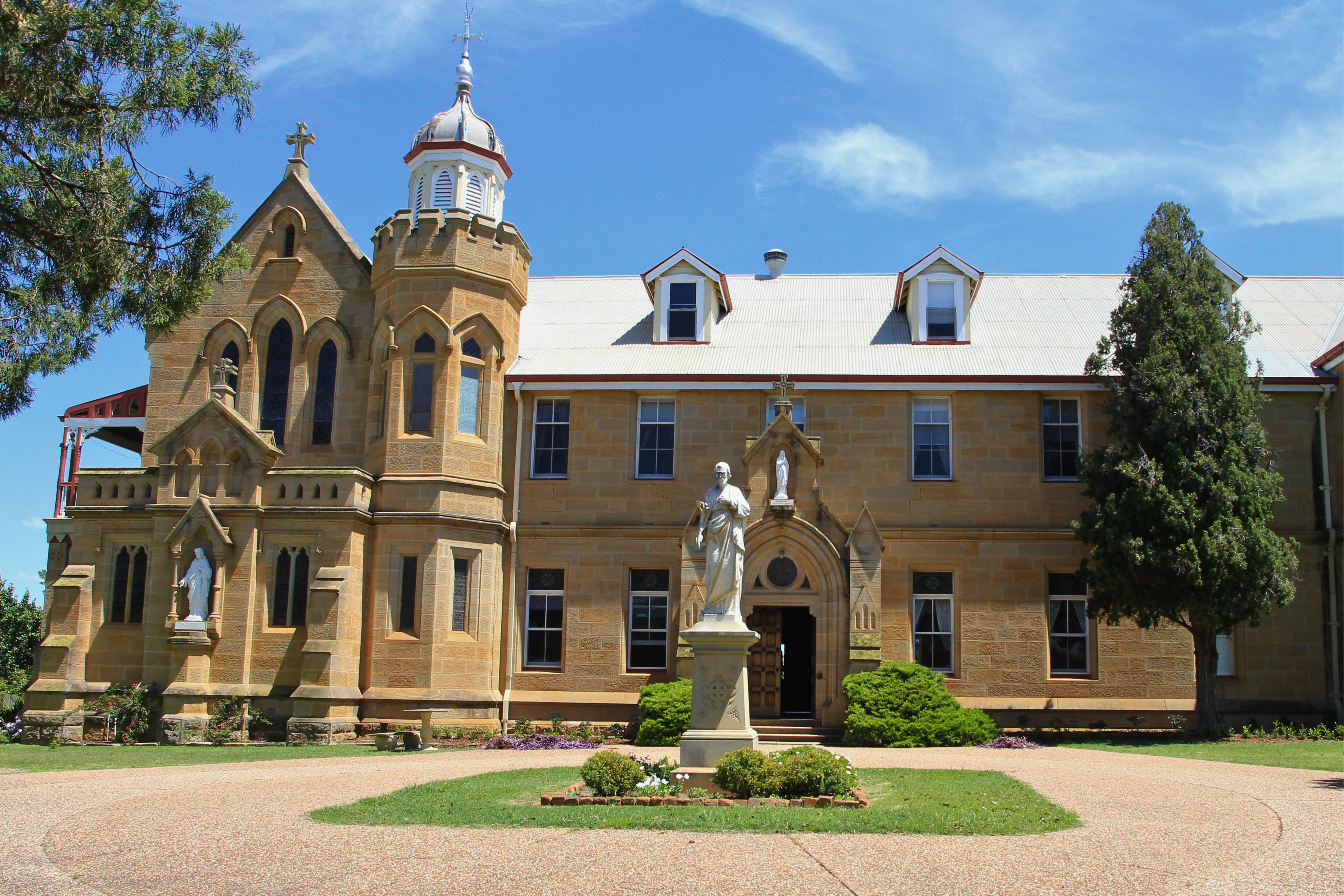 Эбби, около 2025 года.