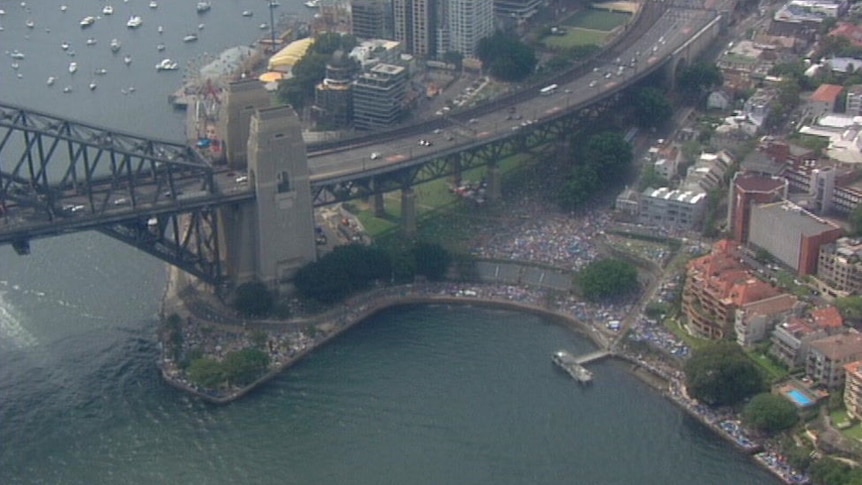Crowds gather around Sydney Harbour for Sydney fireworks