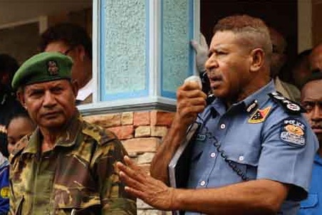 PNG police commissioner Geoffrey Vaki appeals to villagers after Hanuabada shooting