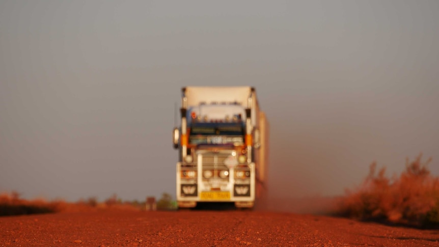 Appels à un entretien urgent alors que les conducteurs de Kimberley ralentissaient à 18 km/h sur Tanami Road