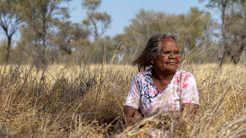 Aboriginal women create mindfulness app language, bringing outback meditation to the world - ABC News