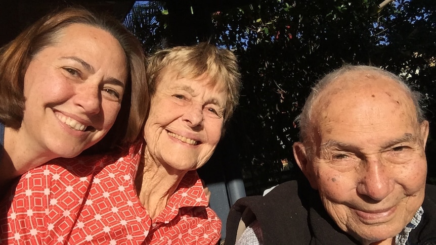 Lisa with her mother Dorothy and father Clarrie.