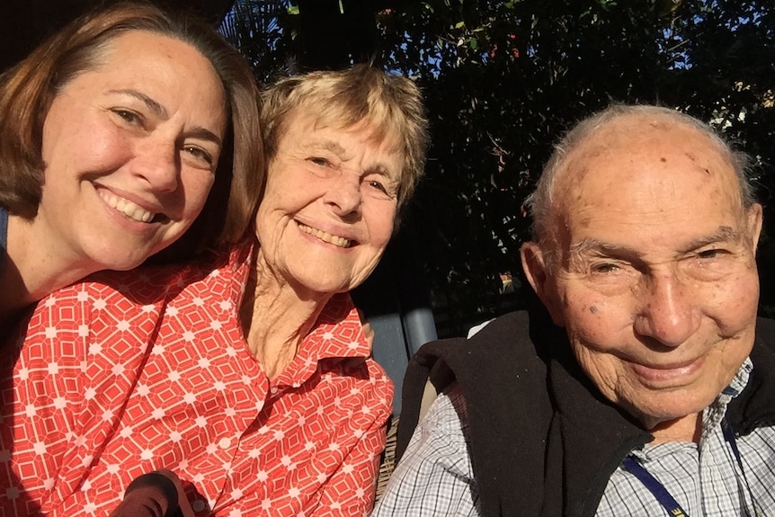 Lisa with her mother Dorothy and father Clarrie.