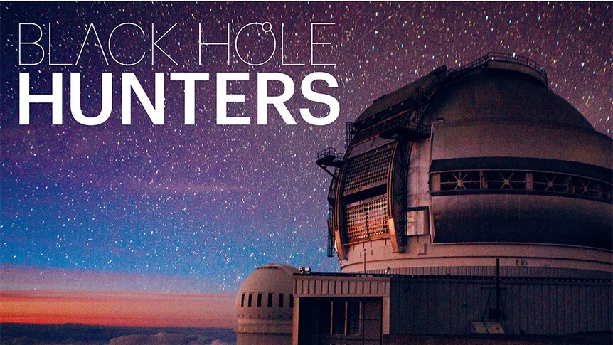 Image of large telescope with the starry sky in backgound