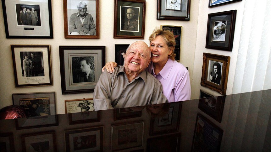 Mickey Rooney and his wife Jan