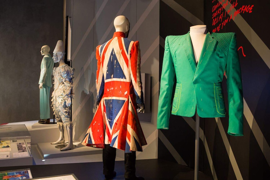 David Bowie costumes, lyric sheets go on show in Melbourne exhibit - ABC  News