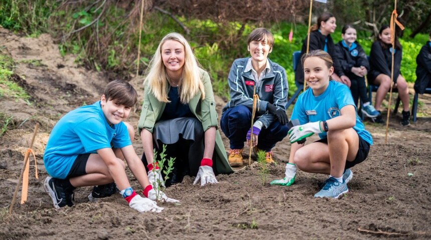 WA primary school becomes the first in Australia to plant Japanese ...
