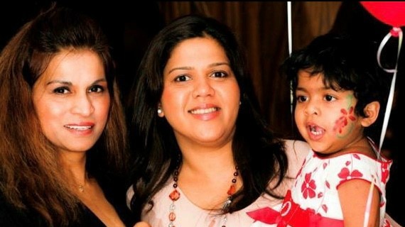 Dee Wedande with Manik Suriaaratchi and her daughter Alexendria.
