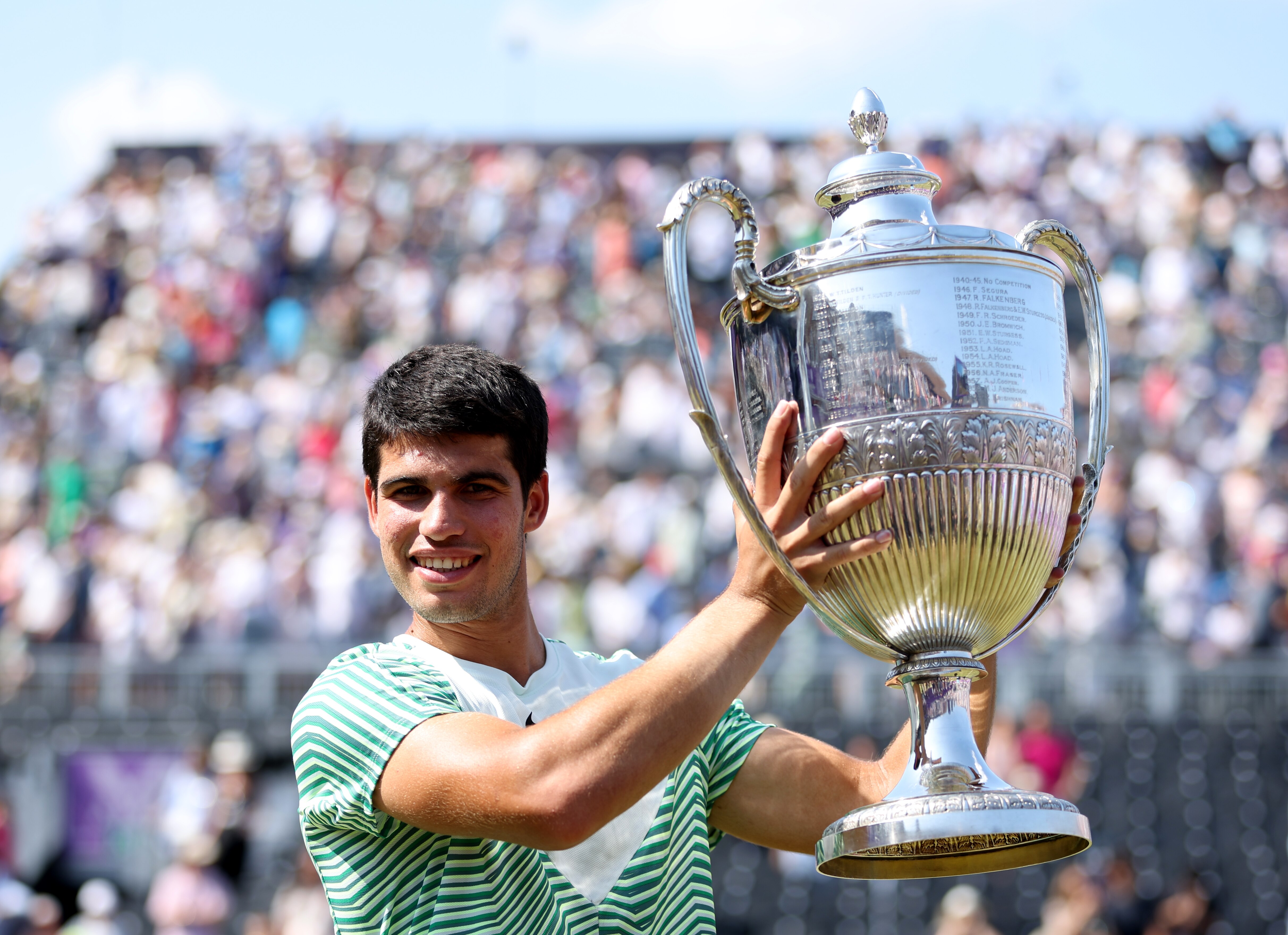 Carlos Alcaraz Defeats Alex De Minaur To Claim Maiden Grass Court Title ...