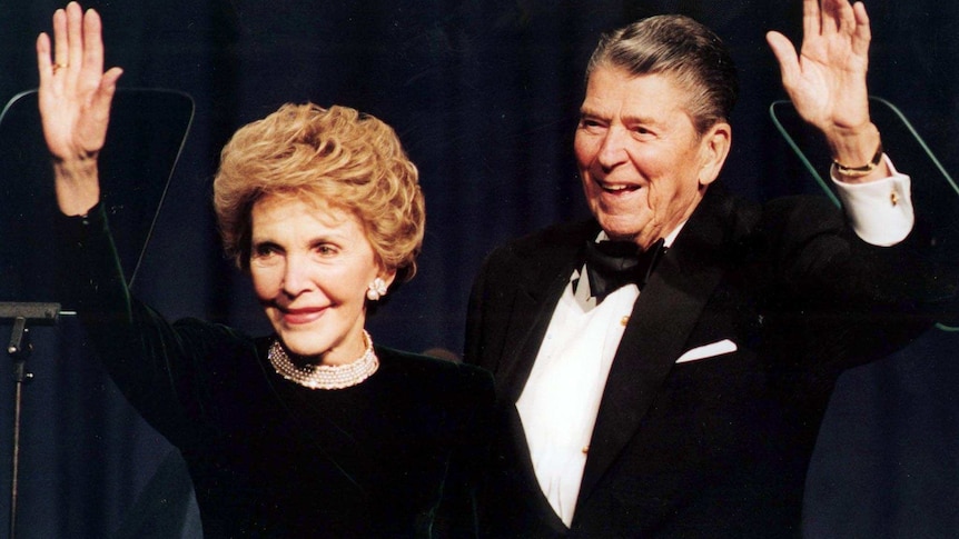 Ronald and Nancy Reagan waving