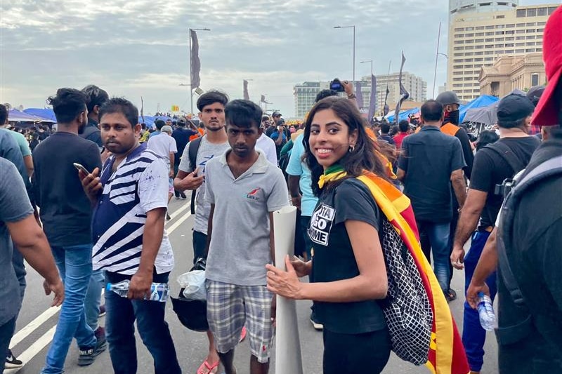 Ivanka Jayasuriya wears a Sri Lankan flag